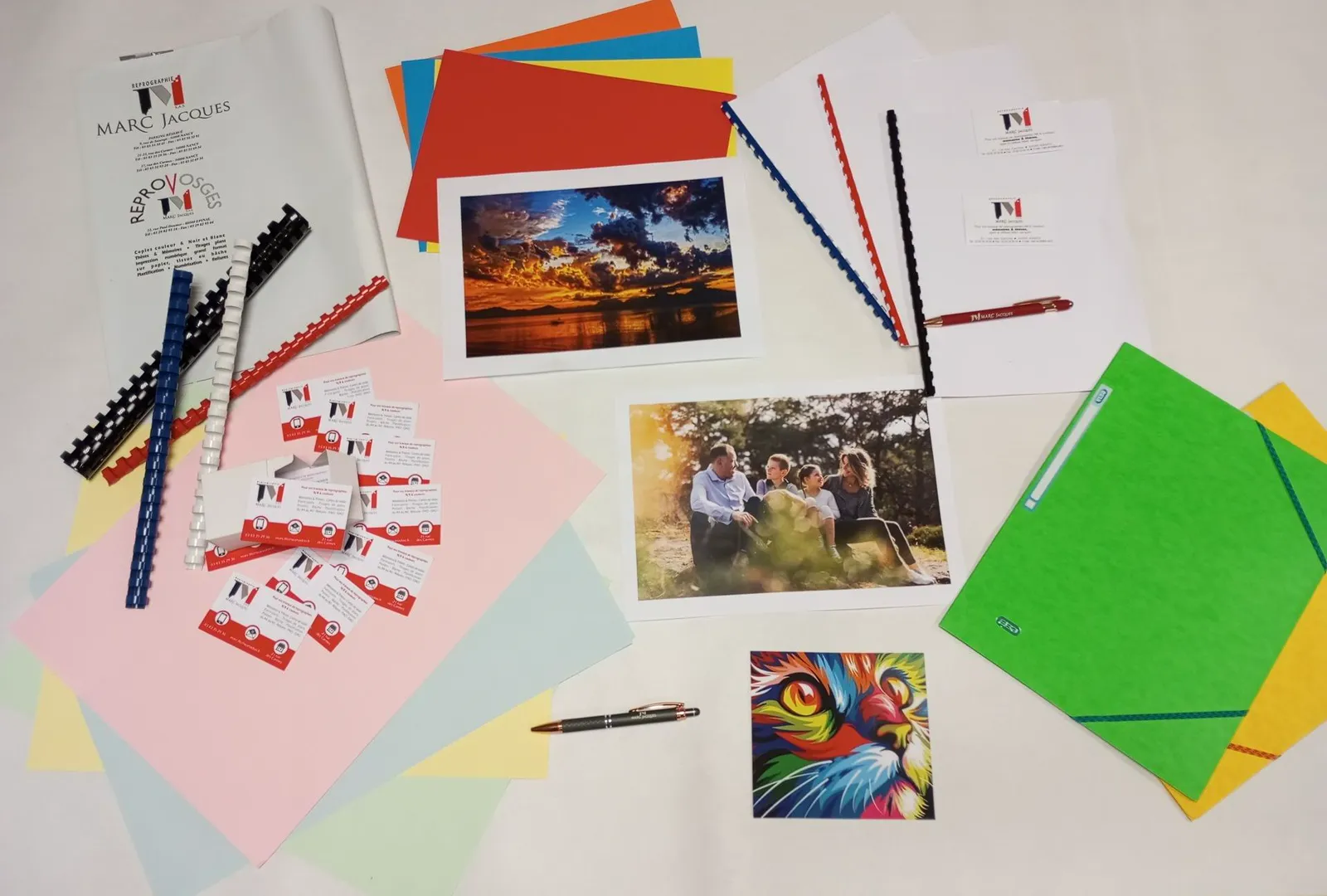 Cartes de visite et supports imprimés au logo Marc Jacques